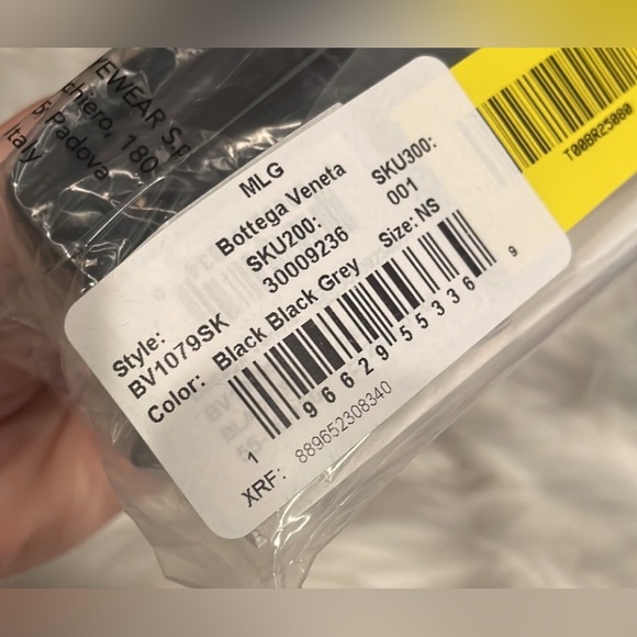 Bottega Veneta Sunglasses NWT - Picture 7 of 7